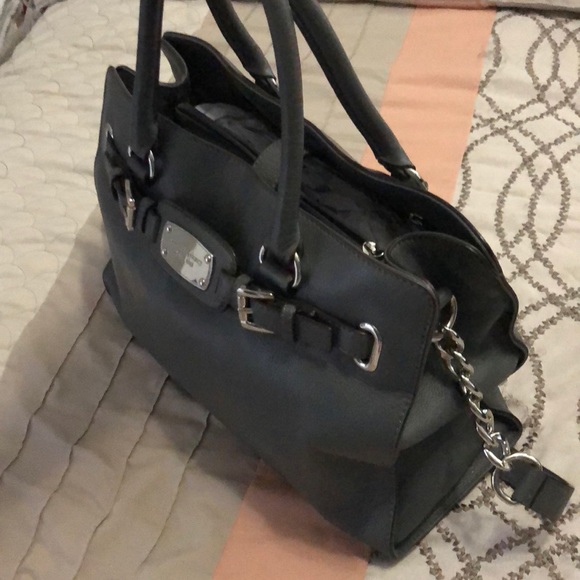 Gently used michael kors handbag - Picture 3 of 6